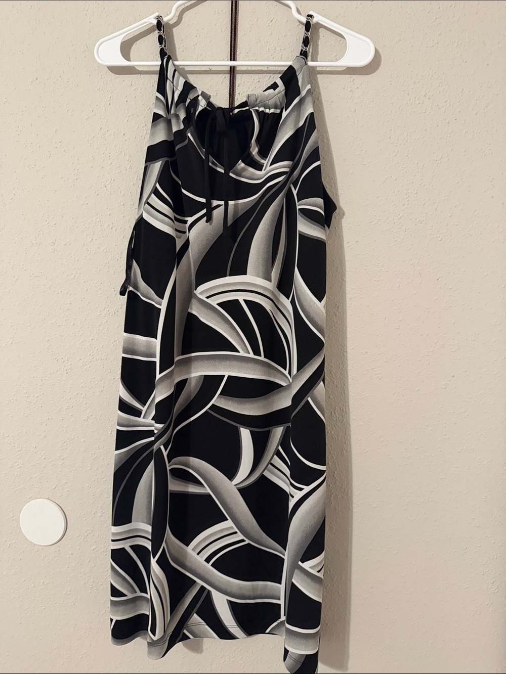 White House Black Market Black & White Abstract Wave Cami with Chain Straps